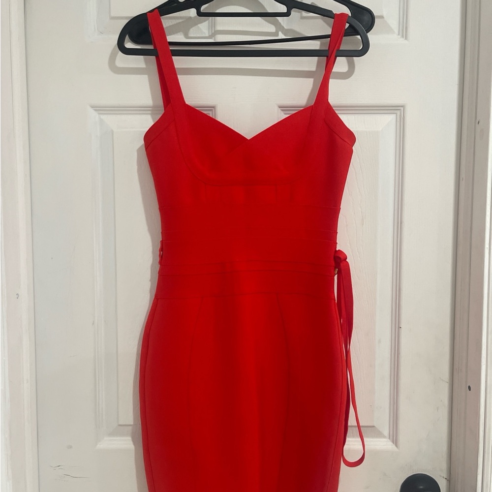 Chic Scarlet Sleeveless Mini Dress